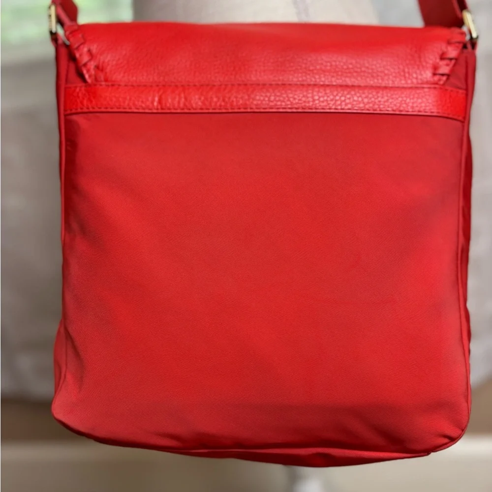 Tory Burch Red Crossbody Bag with Whipstitch Trim - Picture 5 of 16